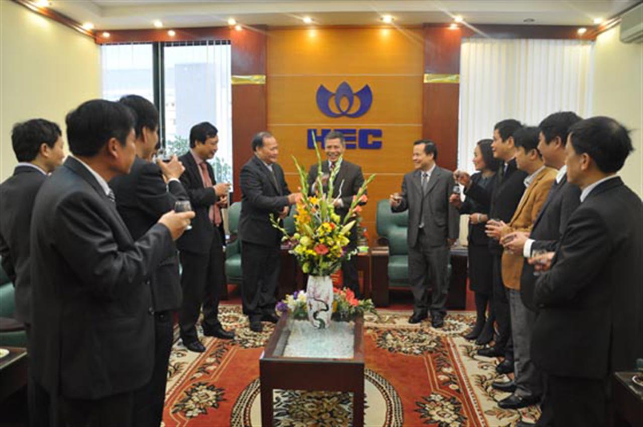 Thứ trưởng Hoàng Văn Thắng chúc Tết lãnh đạo, cán bộ, công nhân viên và người lao động HEC nhân dịp đầu Xuân Bính Thân 2016