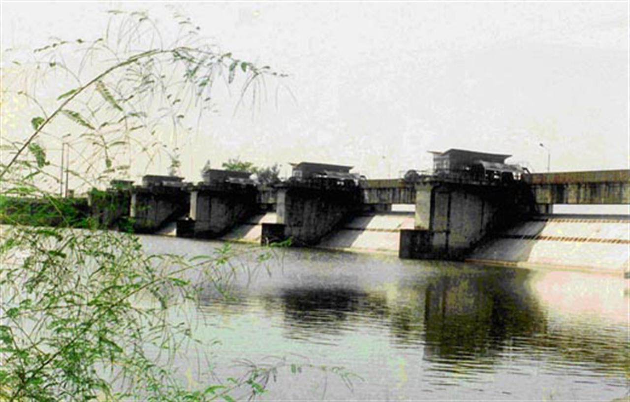 Dự án thuỷ lợi phân lũ và giảm nhẹ thiên tai đập Đáy