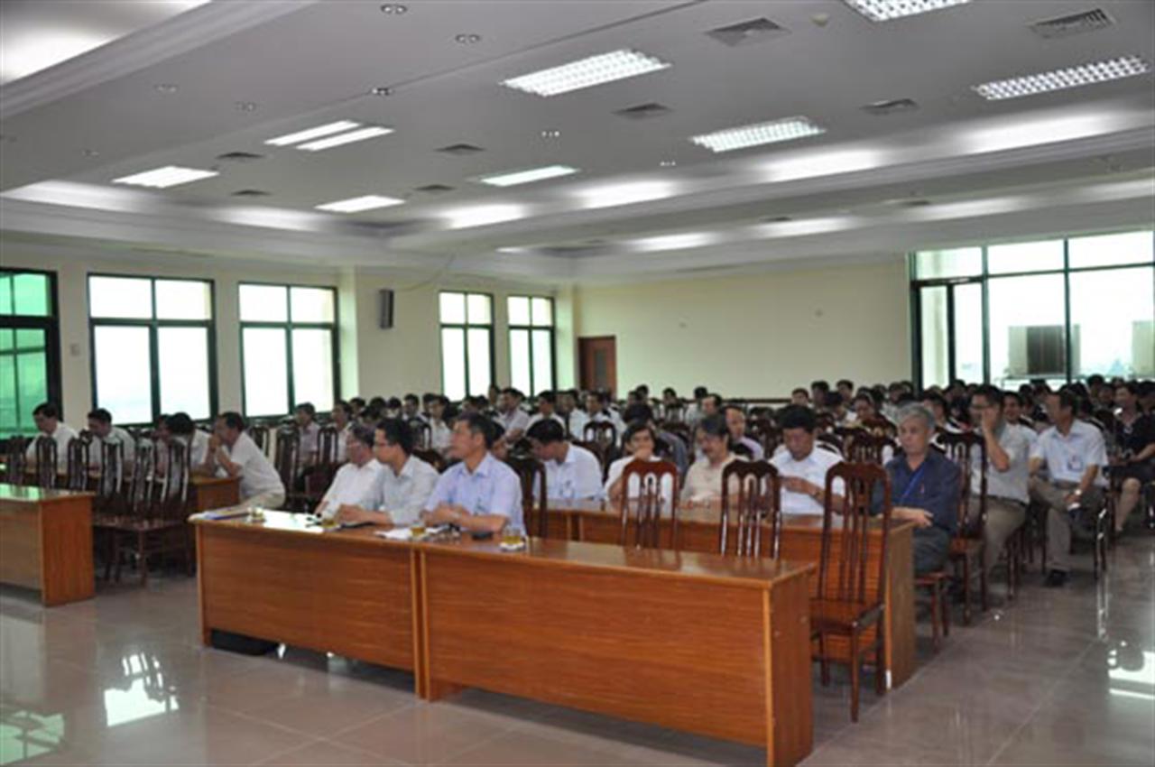 Hội nghị Quán triệt học tập và làm theo tấm gương đạo đức Hồ Chí Minh chuyên đề năm 2013