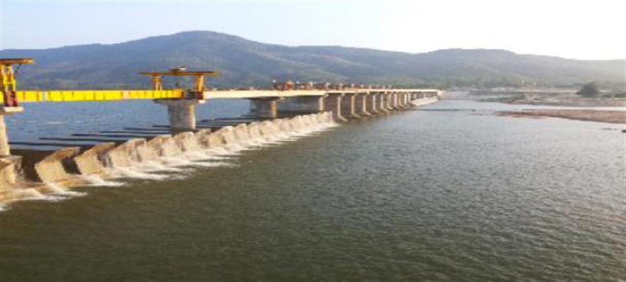 Đập dâng Văn Phong-Công trình được công nhận công trình chào mừng Đại hội Đảng các cấp và 70 năm thành lập Bộ Canh Nông