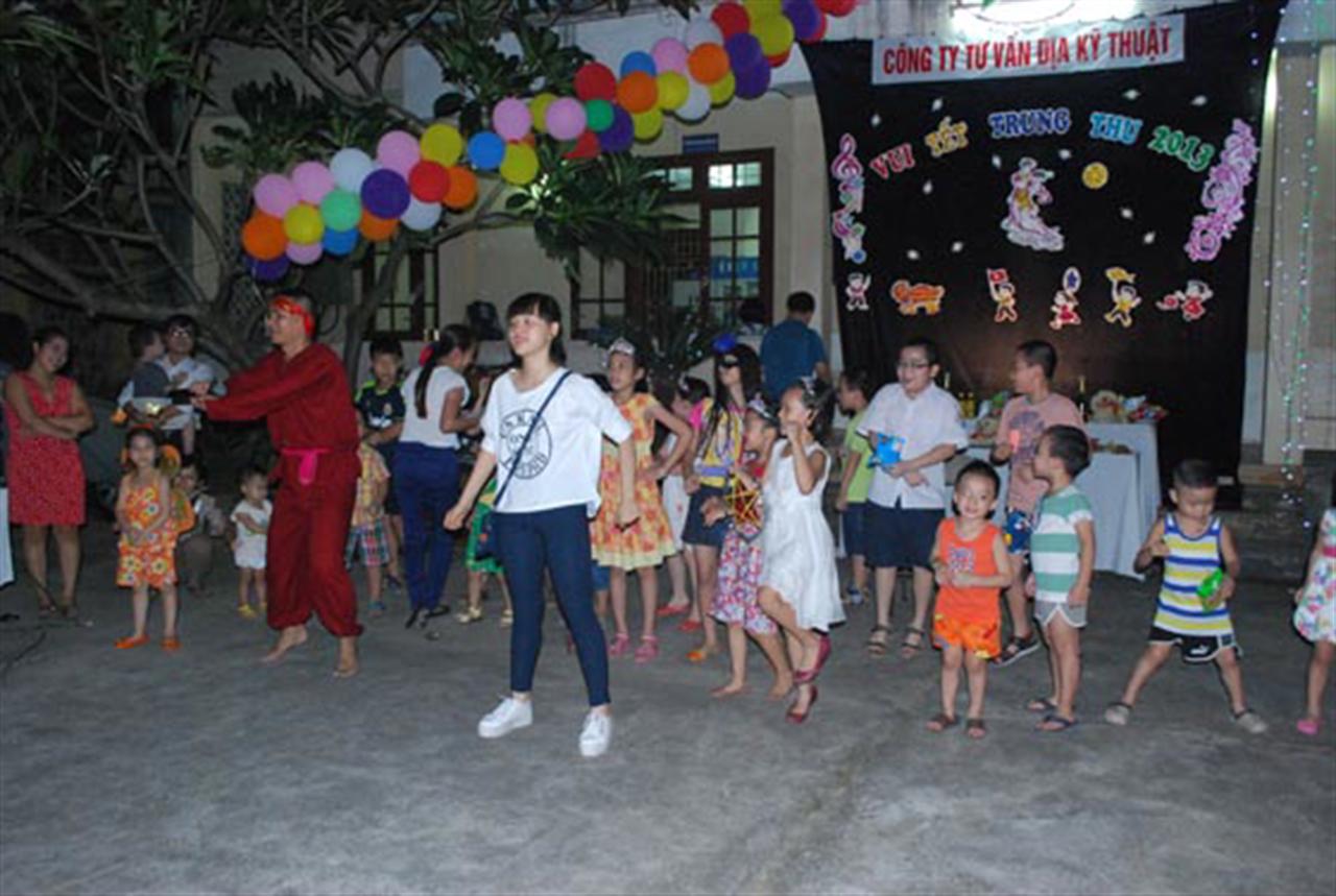 Công ty Tư vấn Địa kỹ thuật (HEC14) tổ chức vui Tết Trung thu 2013