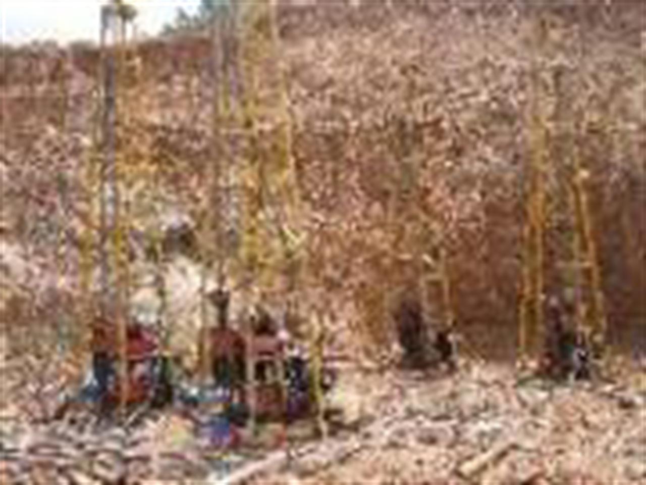 Những kinh nghiệm thực tế khi xác định khoảng cách & độ sâu cho hố khoan - hố xuyên & các PP PT TK các chỉ tiêu ĐVL của đất nền phục vụ cho TK các CT