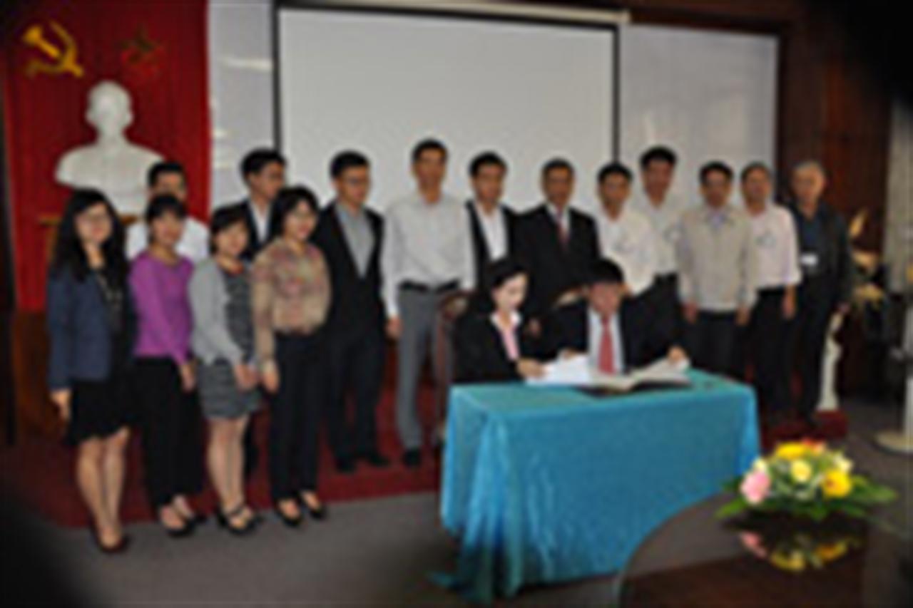 Lễ chuyển giao quyền đại diện chủ sở hữu vốn Nhà nước tại Tổng công ty Tư vấn xây dựng Thủy lợi Việt Nam-CTCP từ Bộ NN & PTNT về Tổng công ty đầu tư và kinh doanh vốn Nhà nước (SCIC)