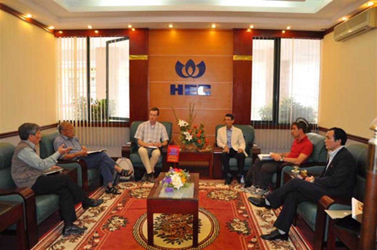 Chủ tịch HĐQT Phan Vĩnh Khánh tiếp và làm việc với đoàn Đại học Liège-Vương quốc Bỉ