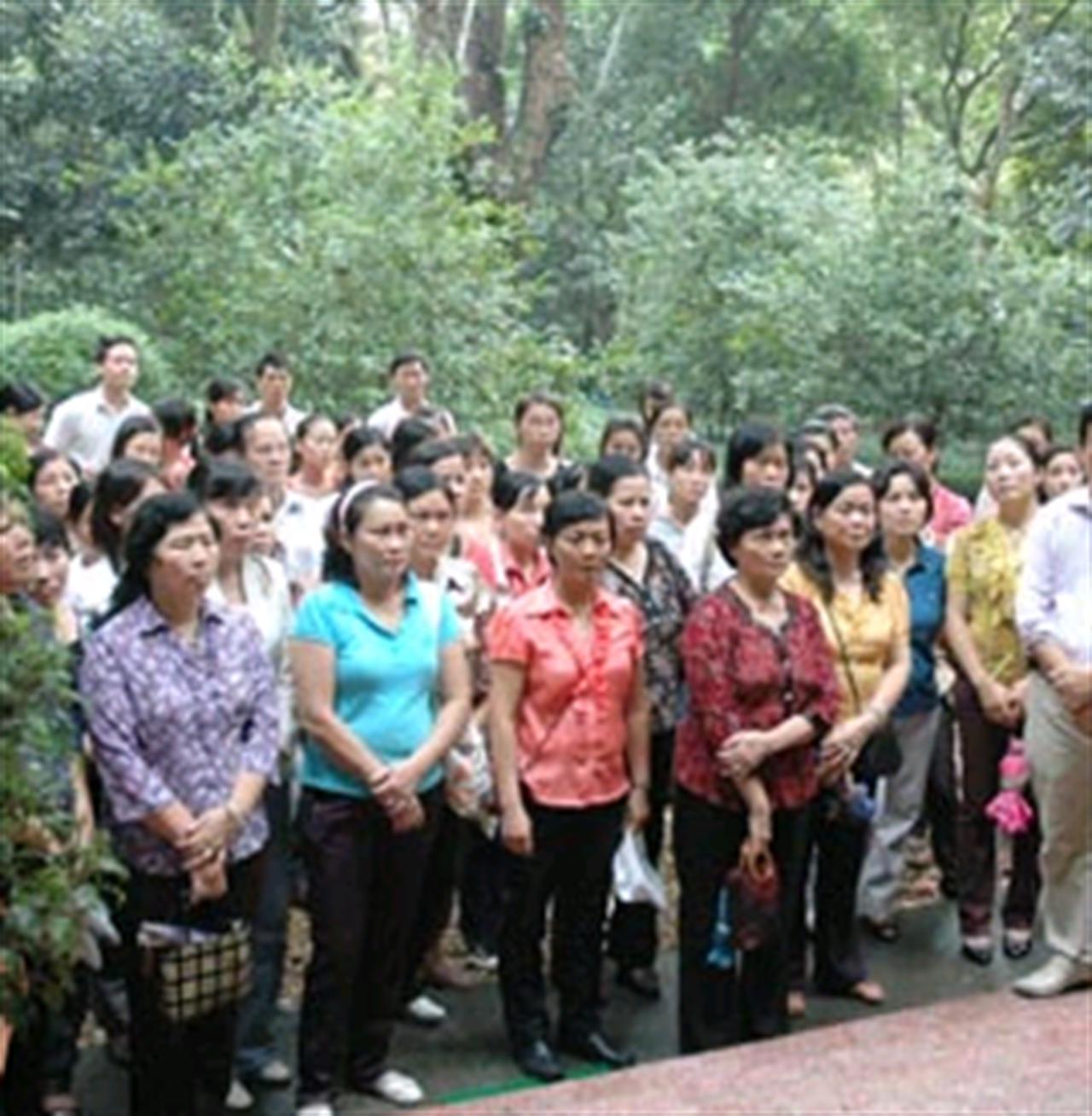 Hoạt động của chị em phụ nữ nhân dịp kỷ niệm 79 năm thành lập HLHPN VN 20-10-2009