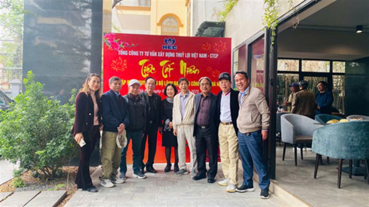 Tiệc tất niên và gặp mặt nguyên cán bộ lãnh đạo Tổng công ty tại Hà Nội