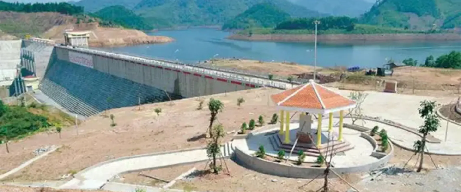 Hồ chứa nước Nước Trong